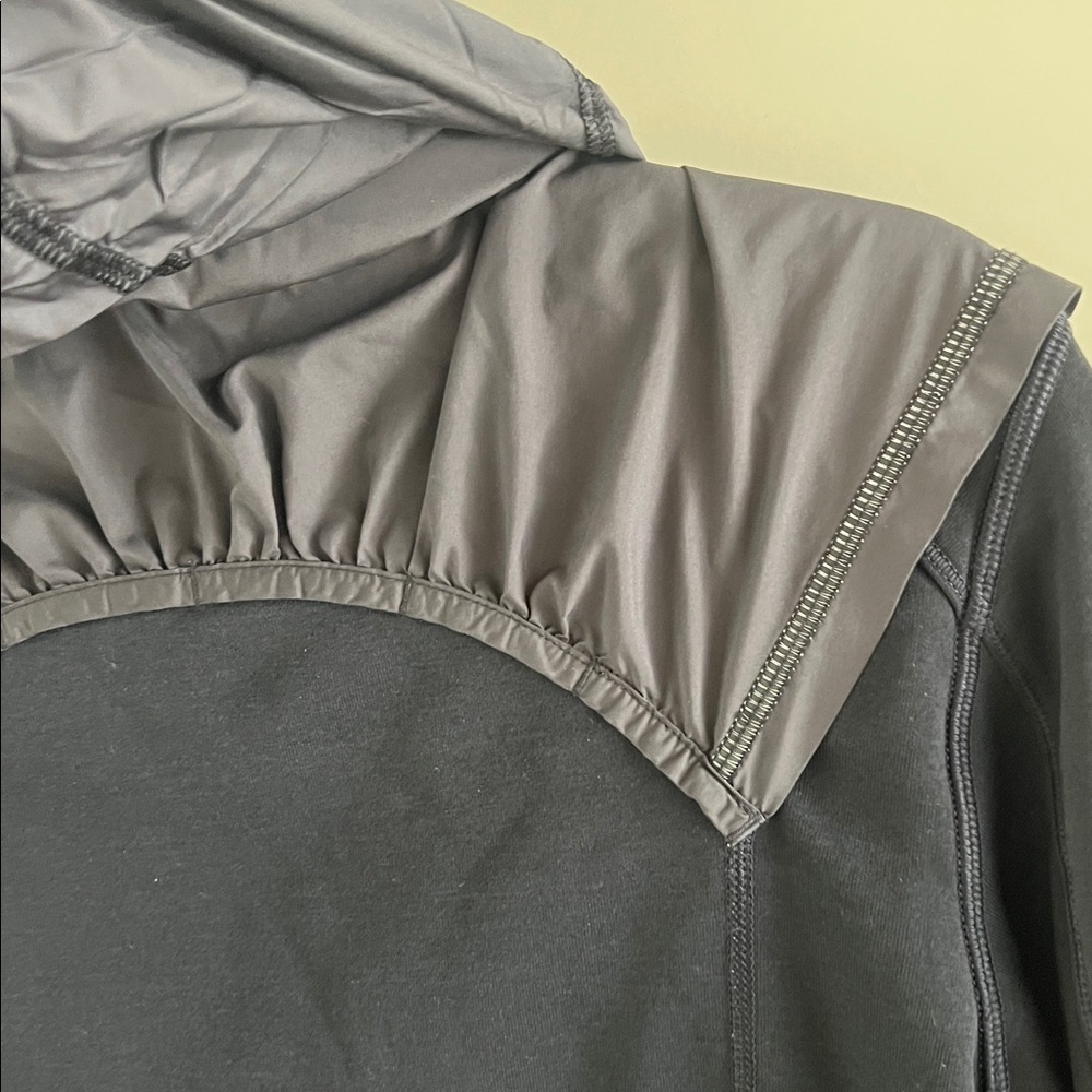 Lululemon Snug Sprinter Jacket - Picture 12 of 13